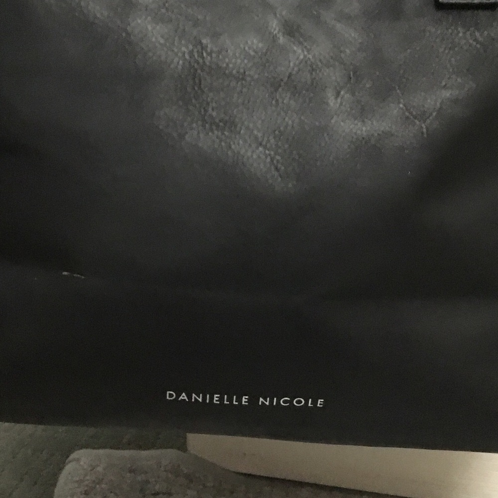 Danielle Nicole Cruella De Ville Embroidered Black Shoulder Bag NWOT - Picture 2 of 10